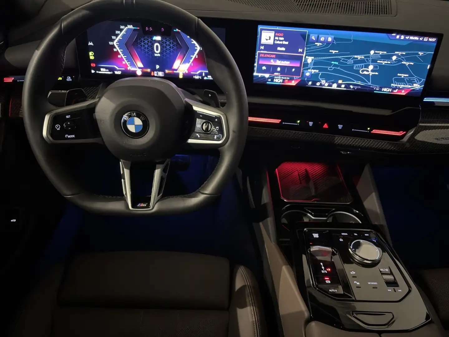 BMW 540 d xDrive SAG M Sport AHK/SHZ/S-Lüft/4xAC/MEMO Blanco - 2