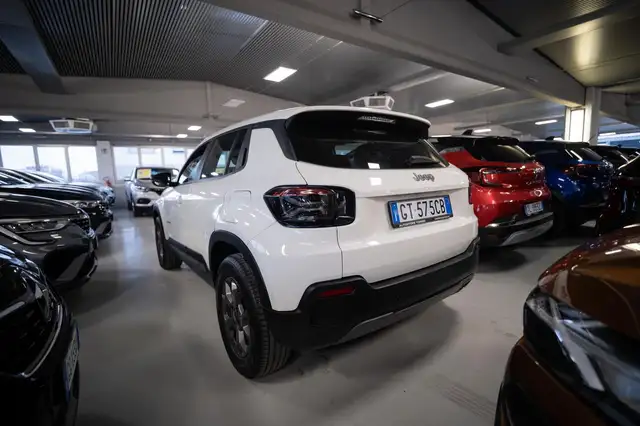 Jeep Avenger view 2