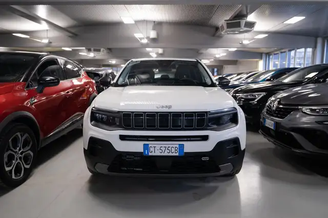 Jeep Avenger view 3