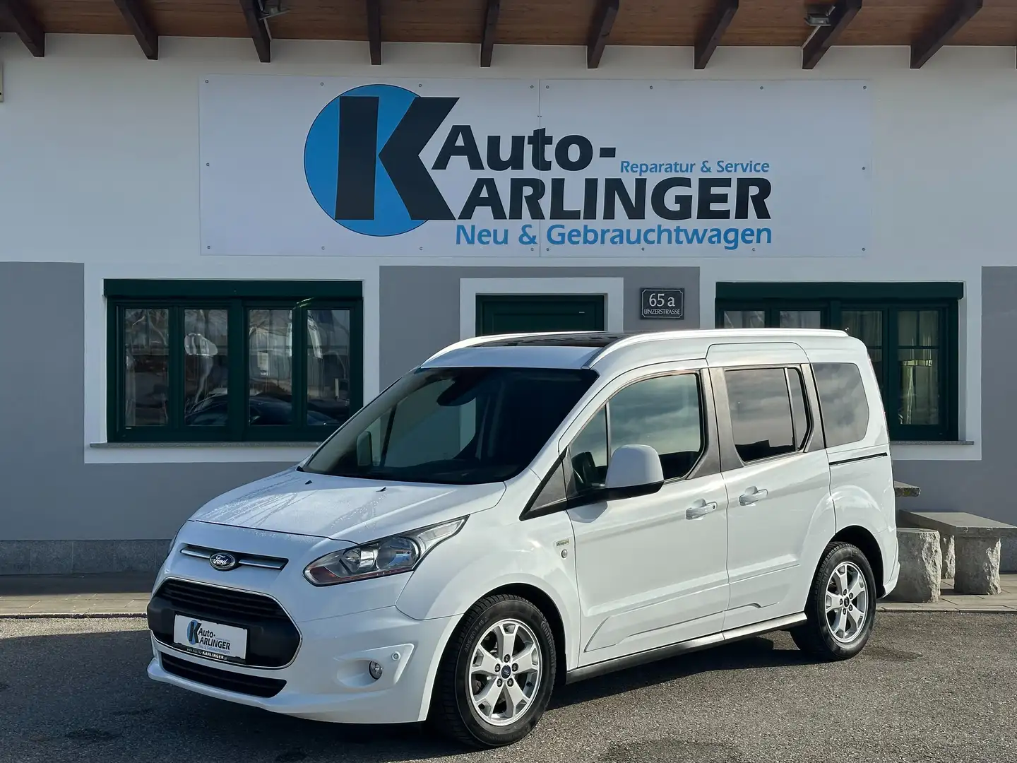 Ford Tourneo Connect L1 Titanium Weiß - 1