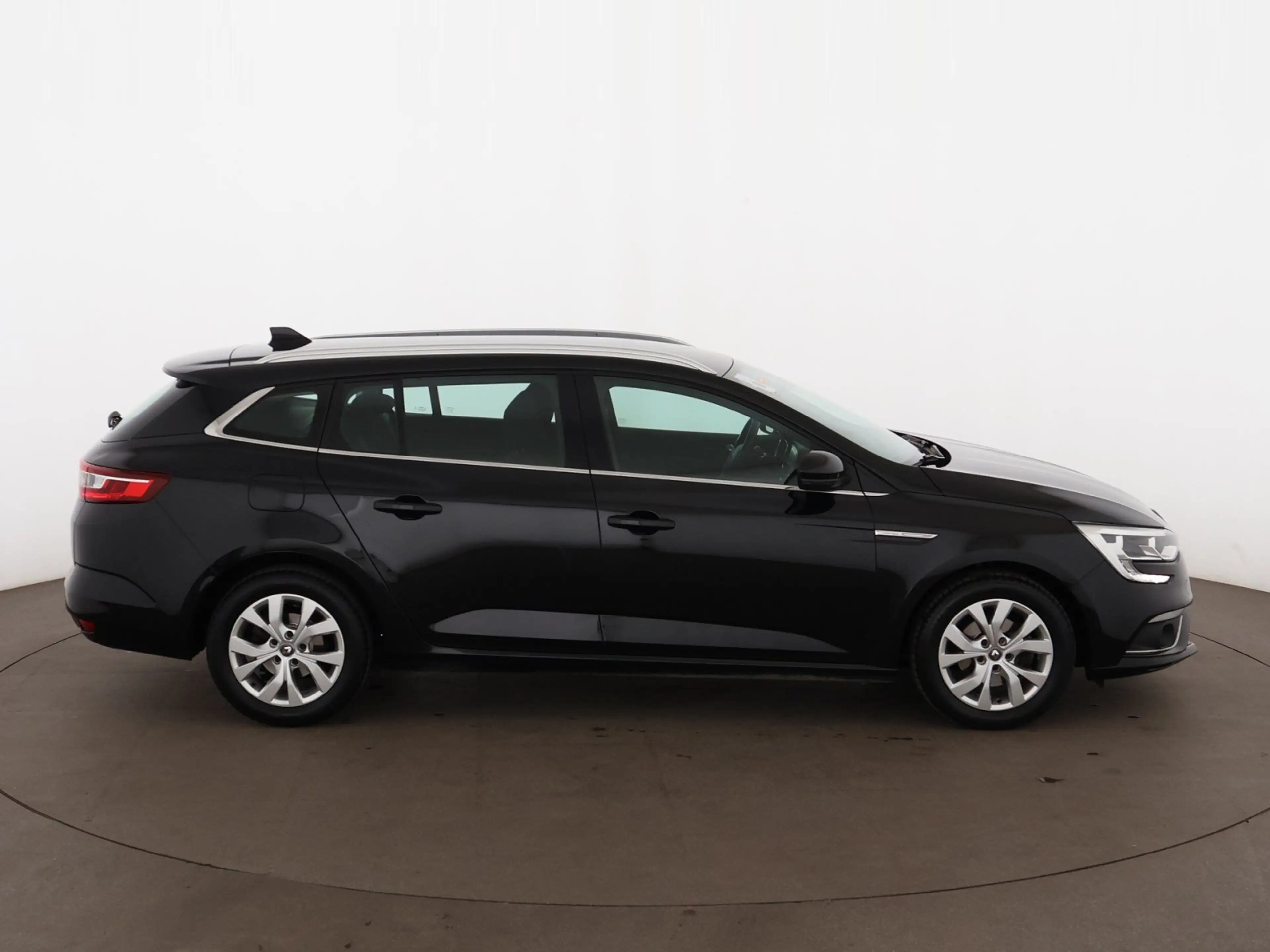 Renault Megane IV Grandtour 1.2 TCe Limited NAVI TEMPOMAT — photo 10