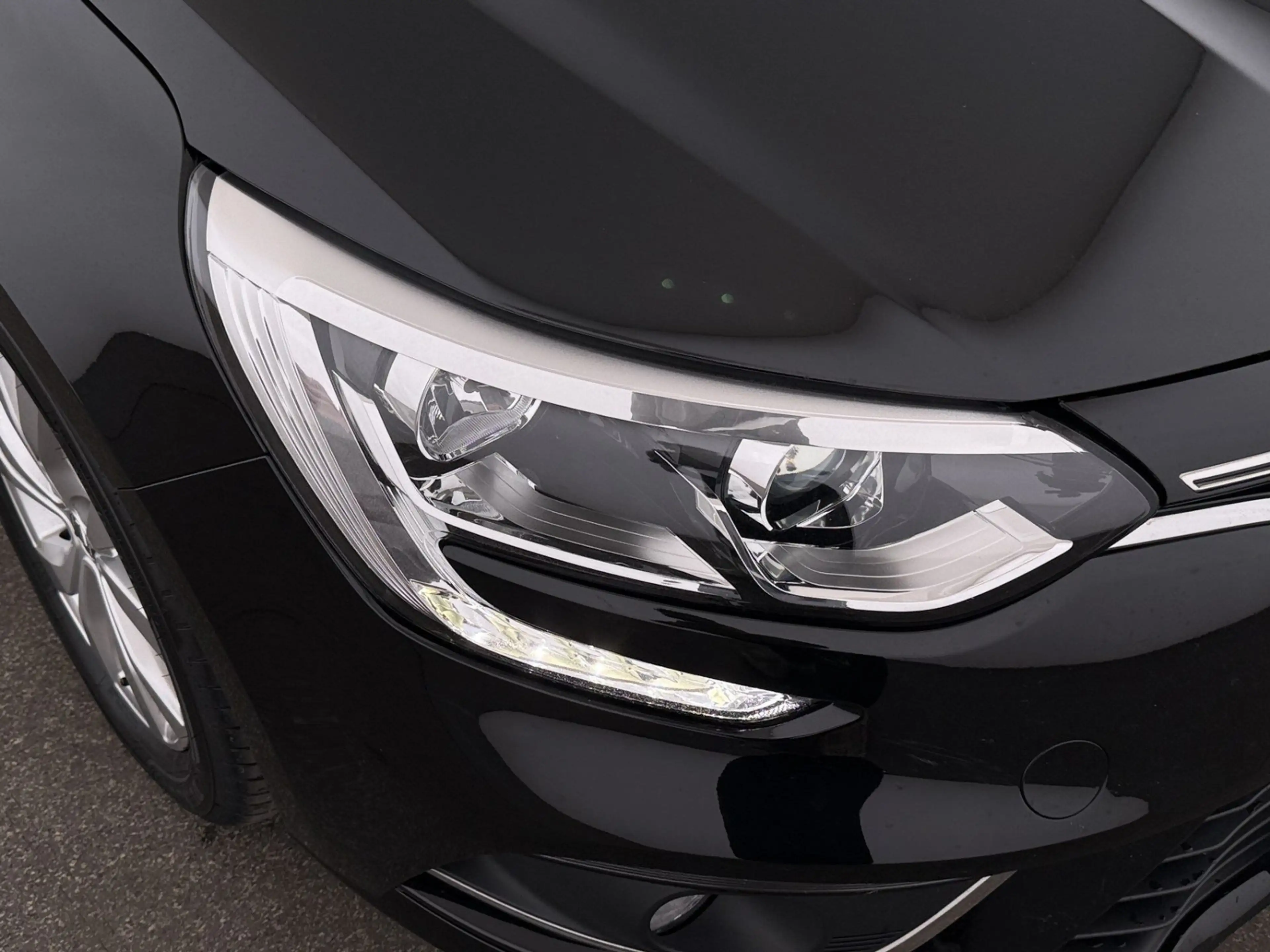 Renault Megane IV Grandtour 1.2 TCe Limited NAVI TEMPOMAT — photo 13