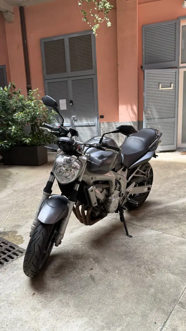 Yamaha FZ 6 Grau - 2