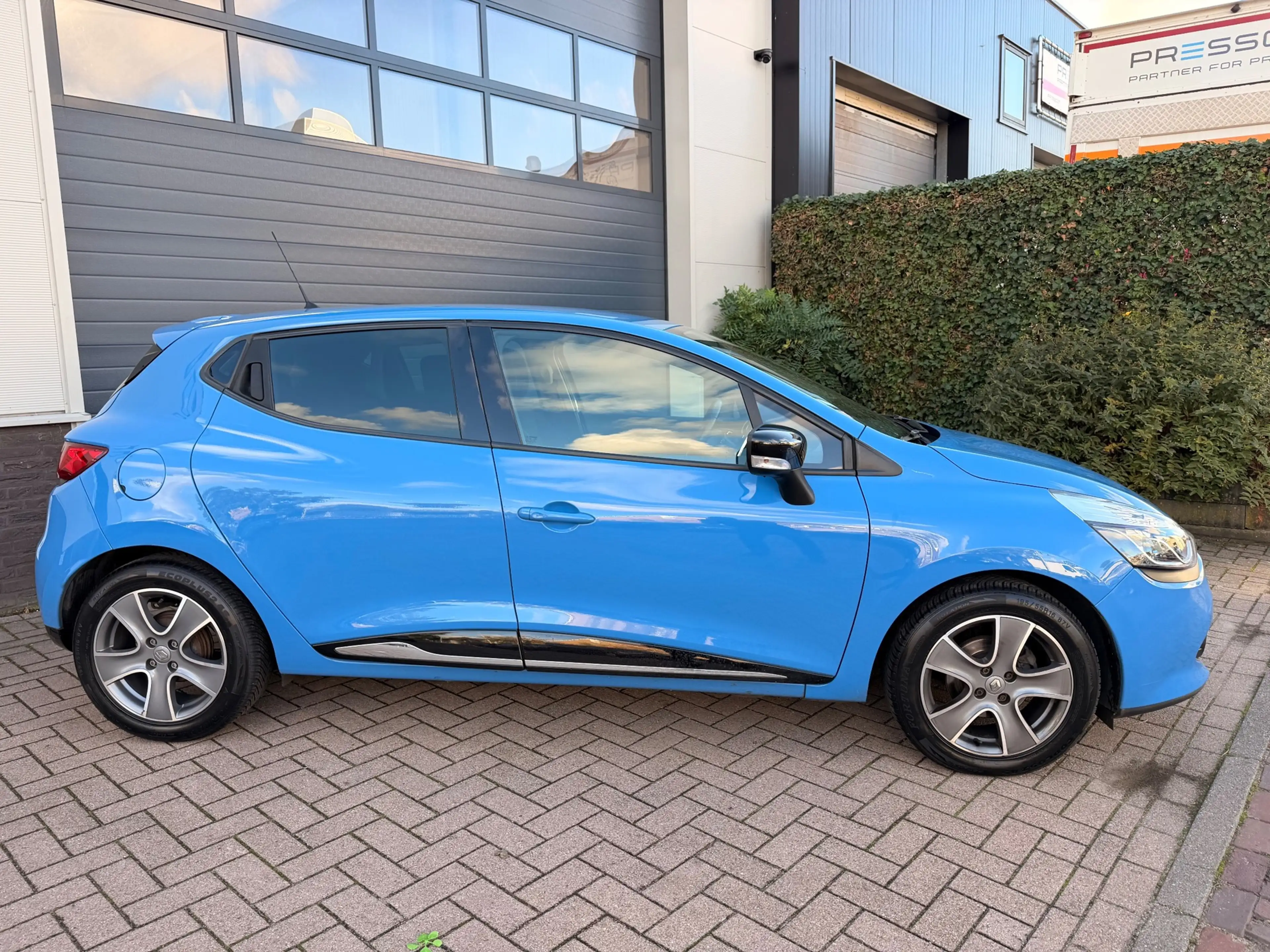 Renault Clio 0.9 TCe /Navi/Cruise-c/Airco/Aux/Mooie auto/Led/Tr — photo 8