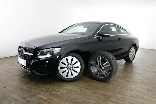 Mercedes-Benz C-Class view 3