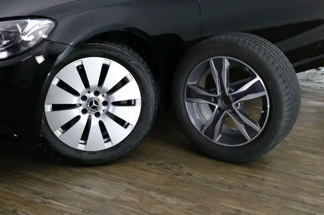 Mercedes-Benz C-Class view 4