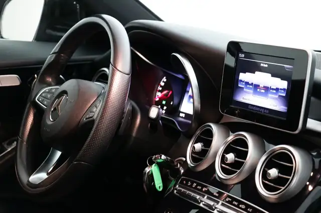 Mercedes-Benz C-Class view 15