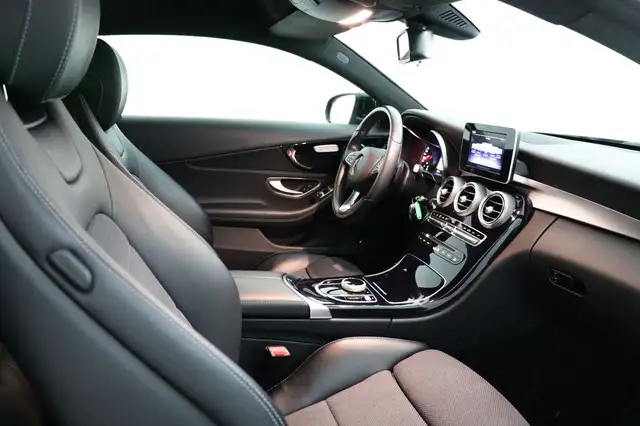 Mercedes-Benz C-Class view 11