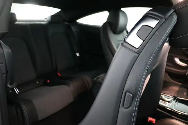 Mercedes-Benz C-Class view 13