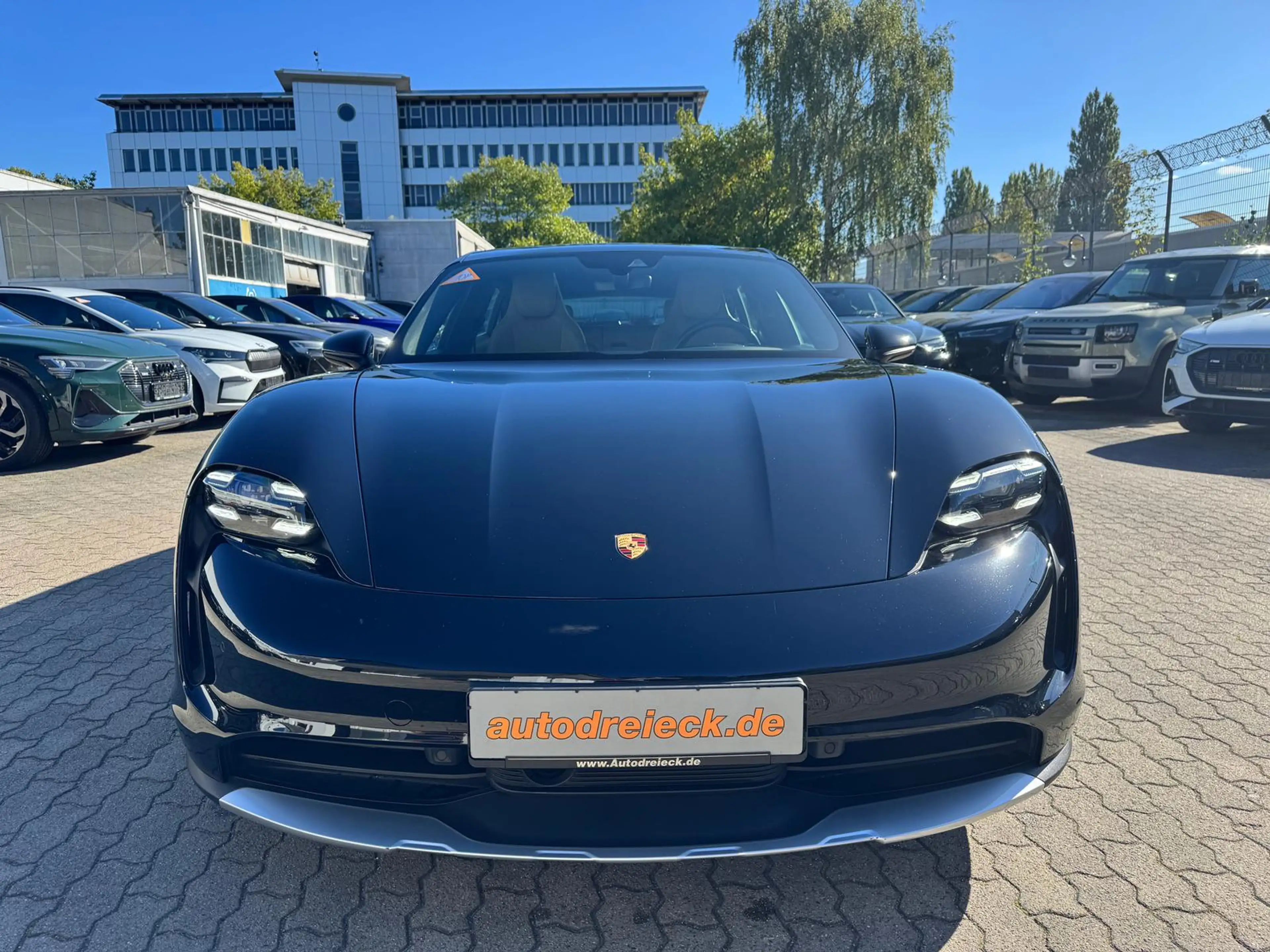 Porsche Taycan Cross Turismo 4 S ACC PANO BOSE MASSAGE — photo 4