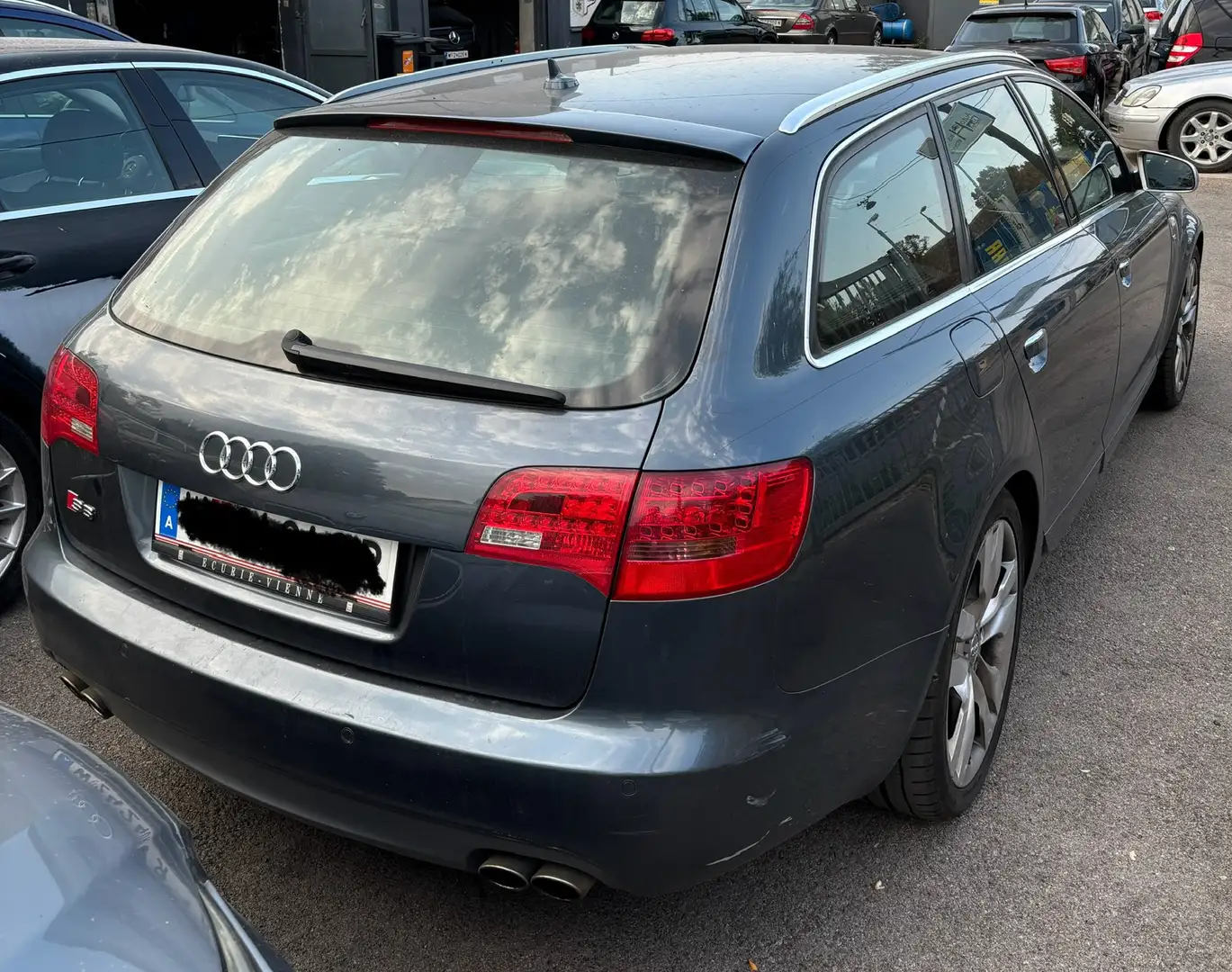 Audi S6 Avant 5,2 V10 quattro - 2