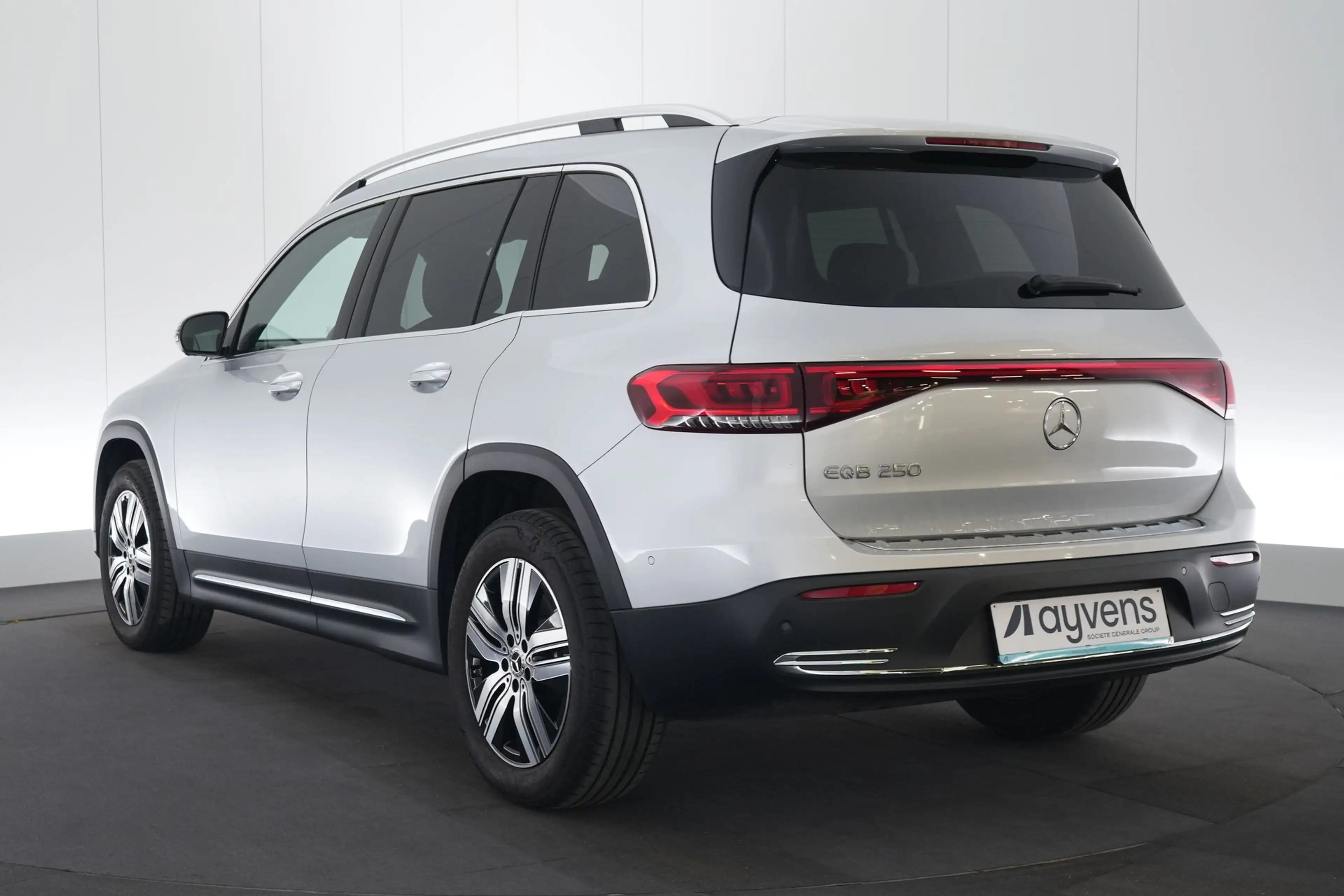 Mercedes-Benz EQB 250 Luxury Line Premium 7Pl. LEDER/CUIR LED GPS PDC 36 — photo 9