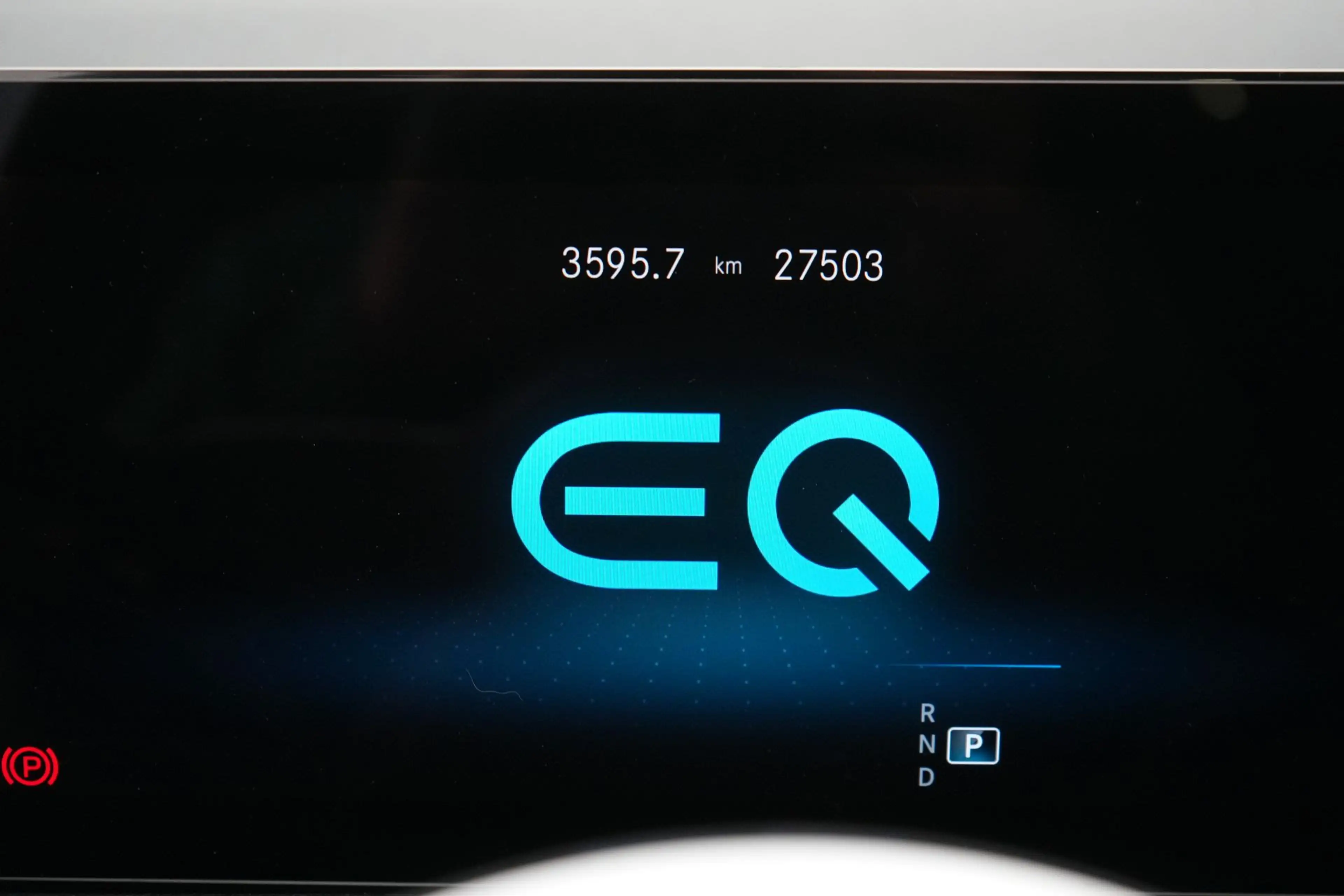 Mercedes-Benz EQB 250 Luxury Line Premium 7Pl. LEDER/CUIR LED GPS PDC 36 — photo 14