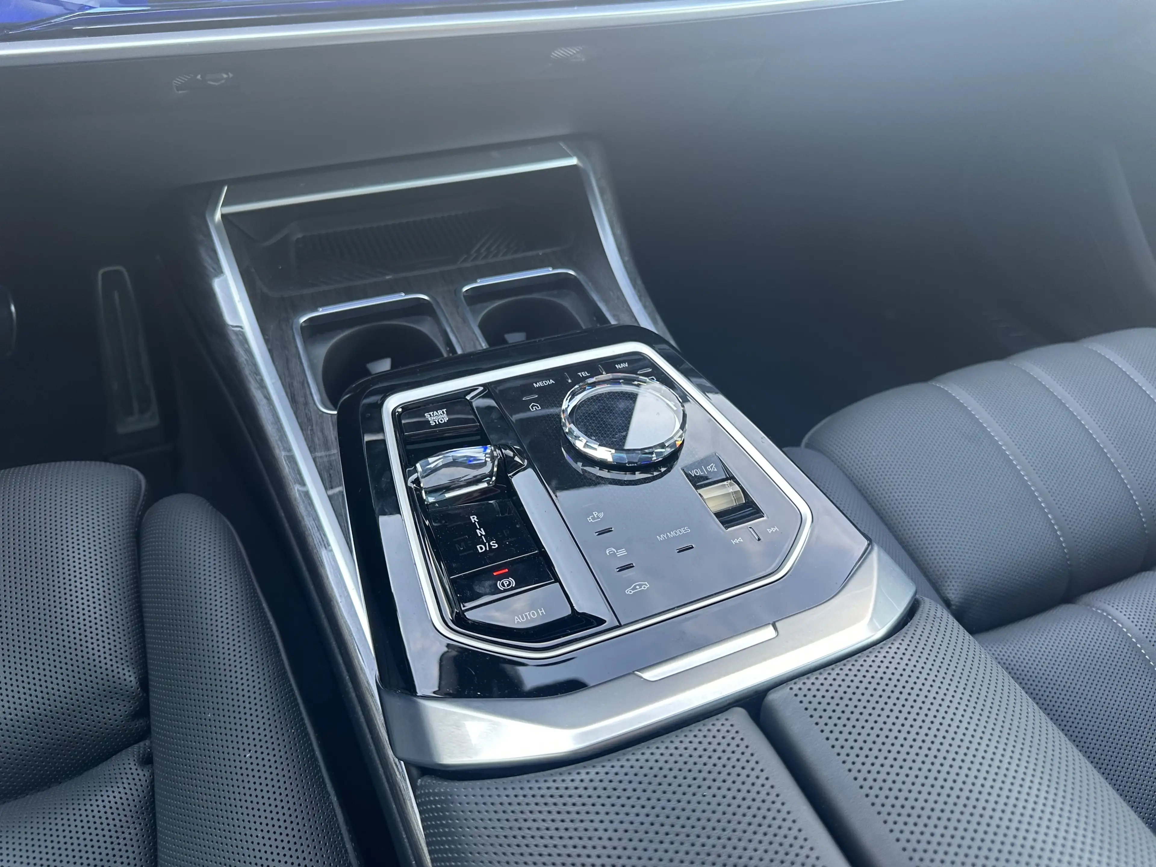 BMW 760 M760e xDrive Fond-Enterteinment|Bowers&Wilkins — photo 13