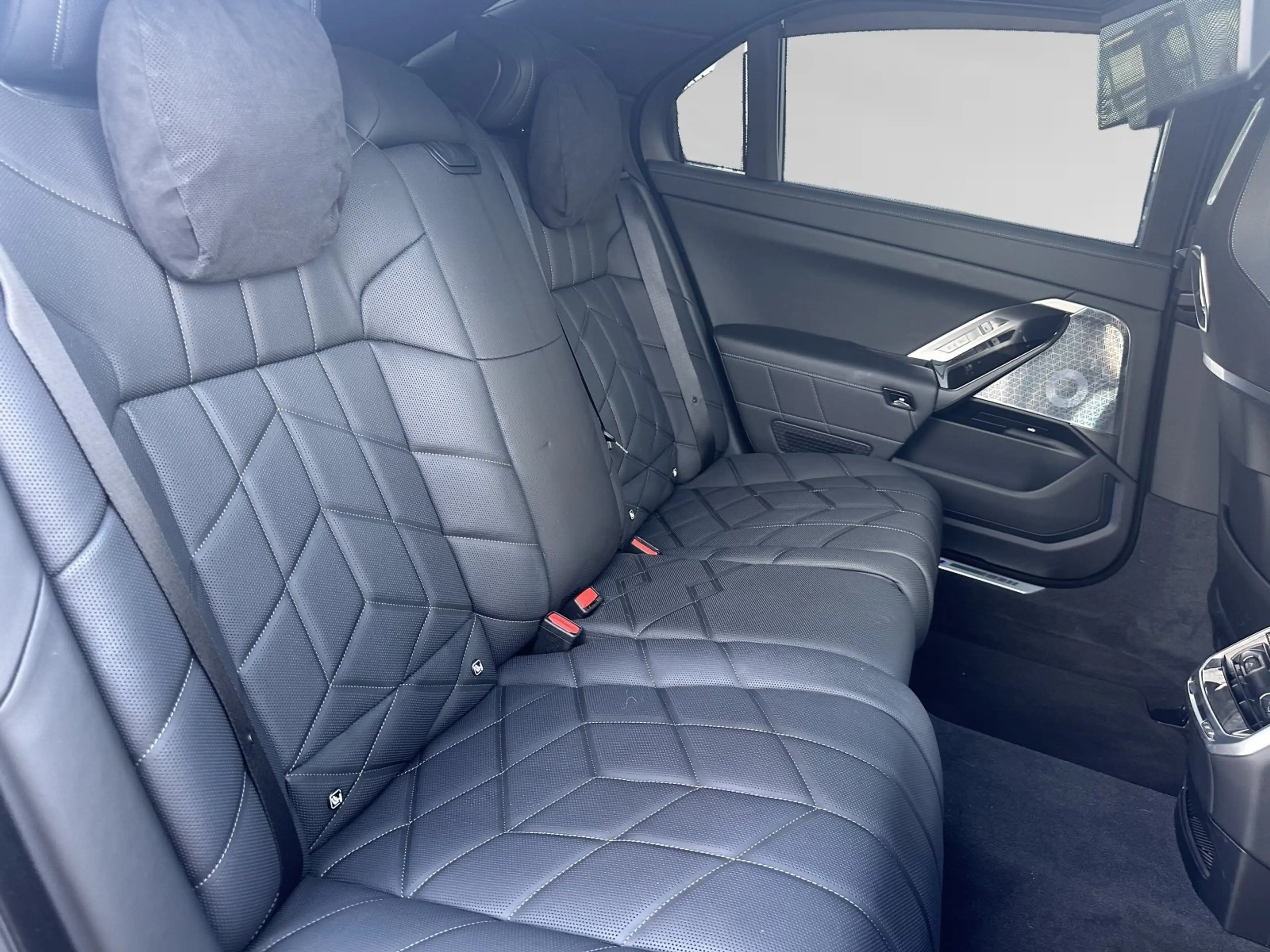 BMW 760 M760e xDrive Fond-Enterteinment|Bowers&Wilkins — photo 15