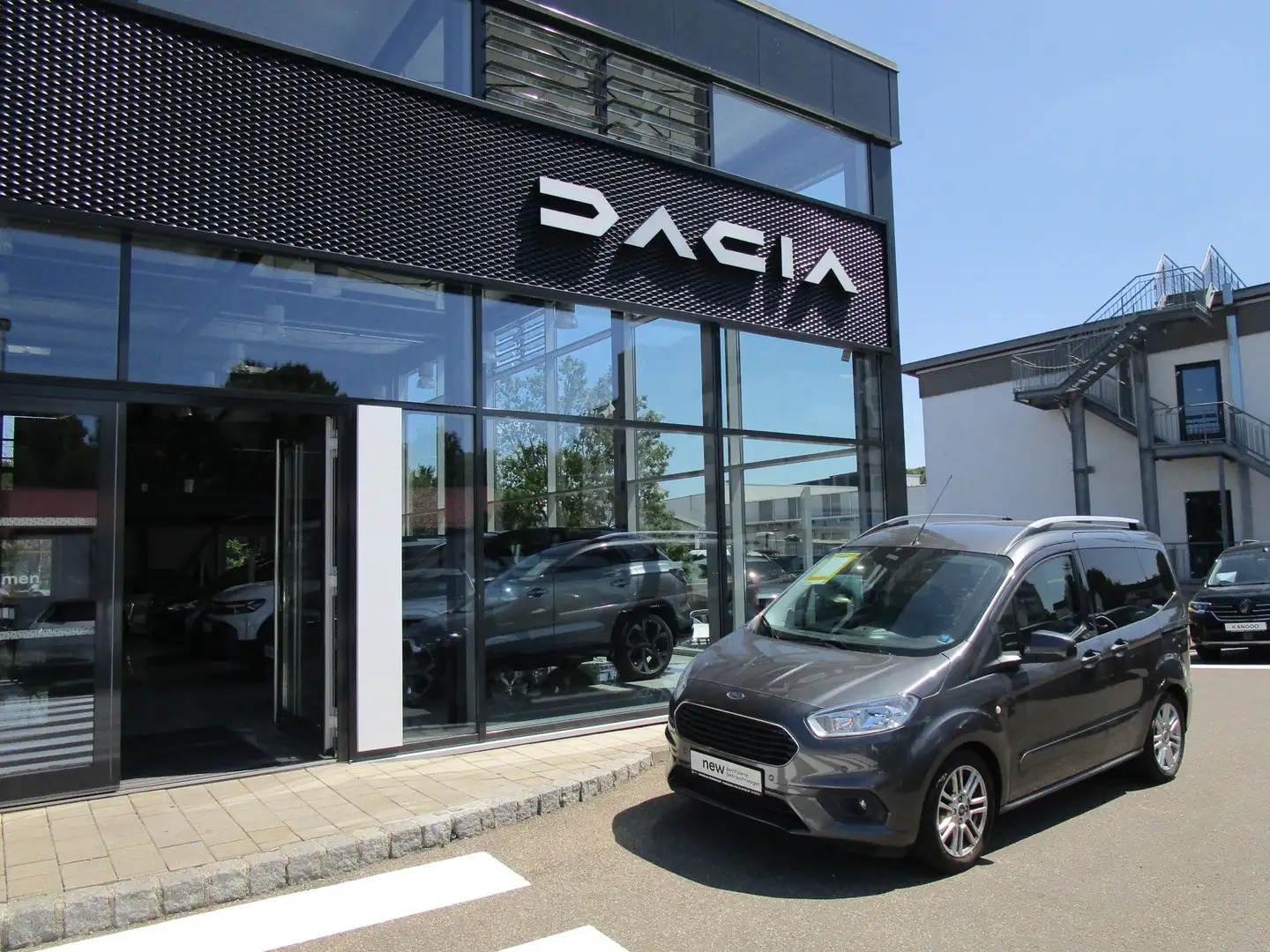 Ford Tourneo Courier Titanium KAMERA NAVI SITZHEIZUNG Gri - 1