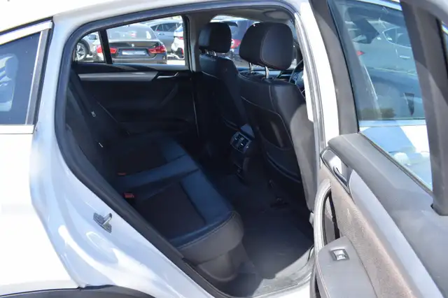 BMW X4 view 12