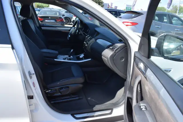 BMW X4 view 11