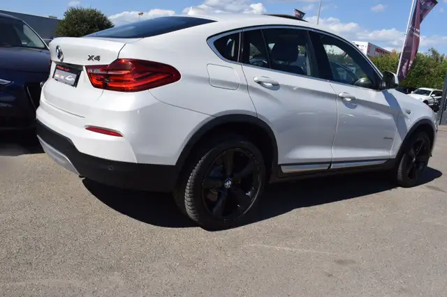 BMW X4 view 8