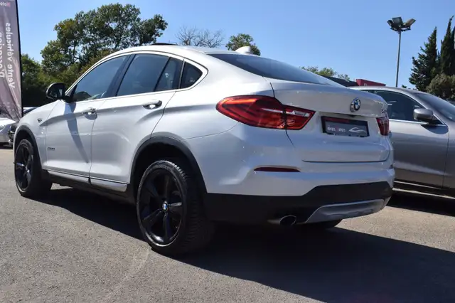BMW X4 view 3