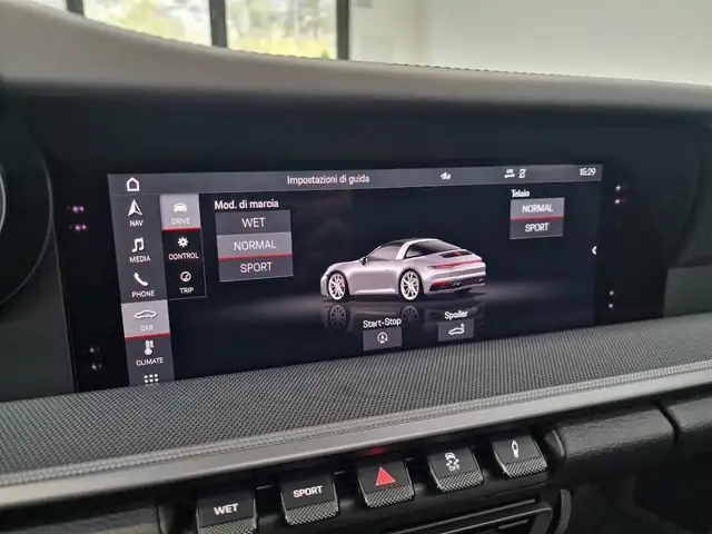 Porsche 911 view 15