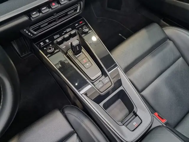 Porsche 911 view 12