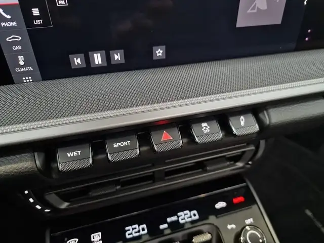 Porsche 911 view 13