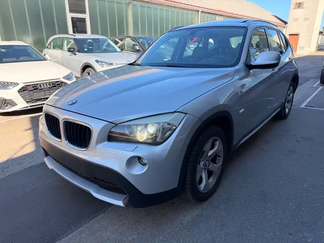 BMW X1 xDrive 20 d LED Xenon Navi Leder Panorama