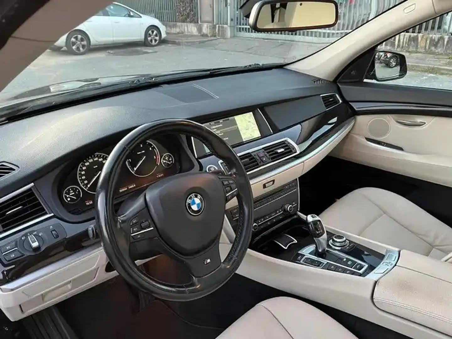 BMW 530 Serie 5 Gran Turismo 530d GT xdrive Futura auto Nero - 2