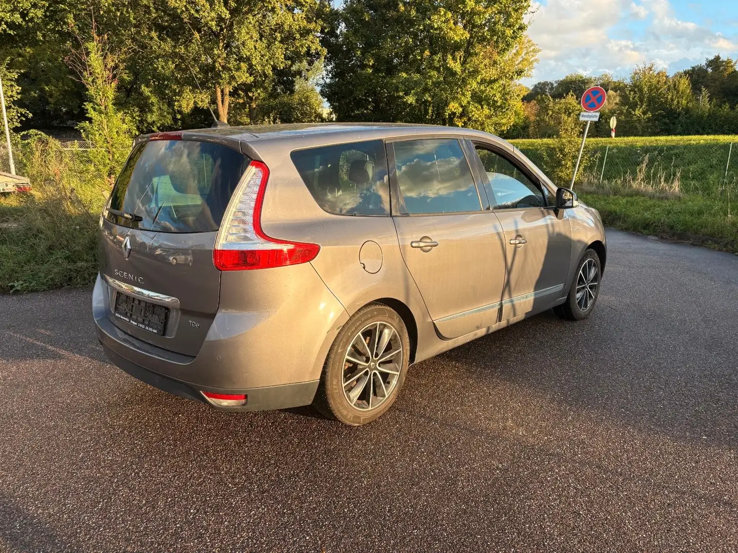 Renault Scenic IV Experience 7 Sitzer TURBO PROBLEM Grau - 2