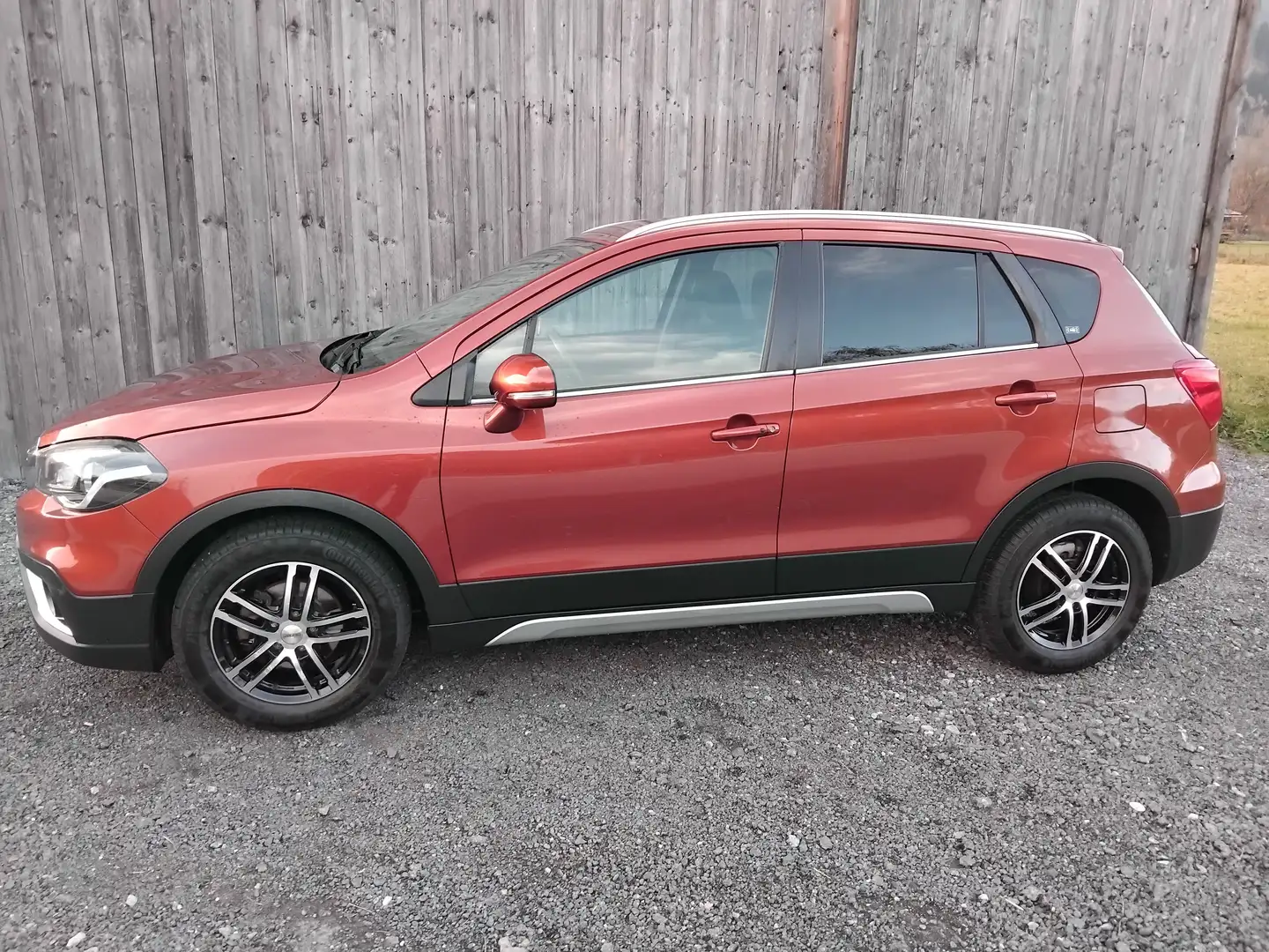 Suzuki SX4 S-Cross SX4 S-Cross 1,0 DITC shine Braun - 2