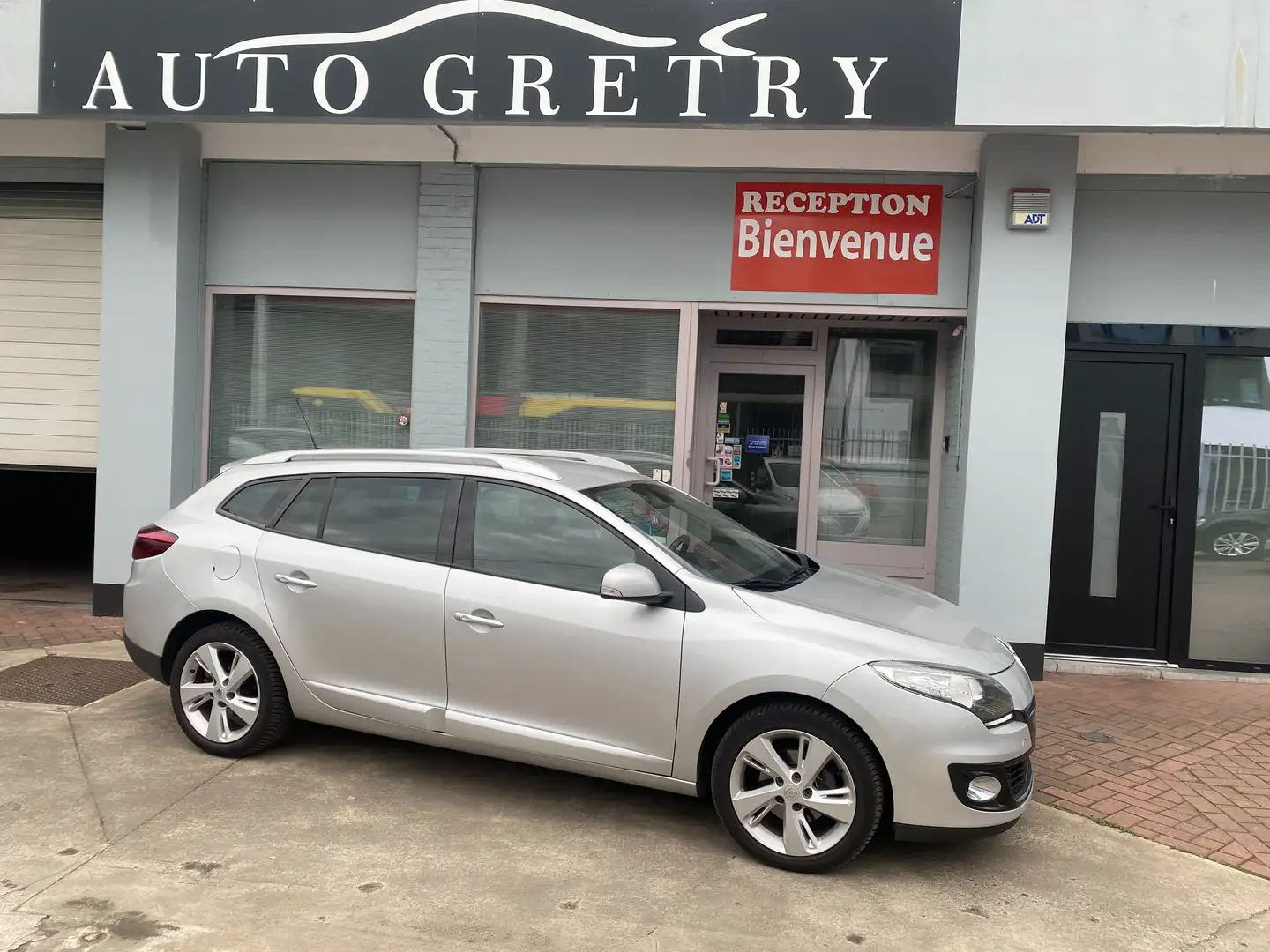 Renault Megane Mégane SW 1.5 dCi **GARANTIE 12 MOIS** Gris - 1