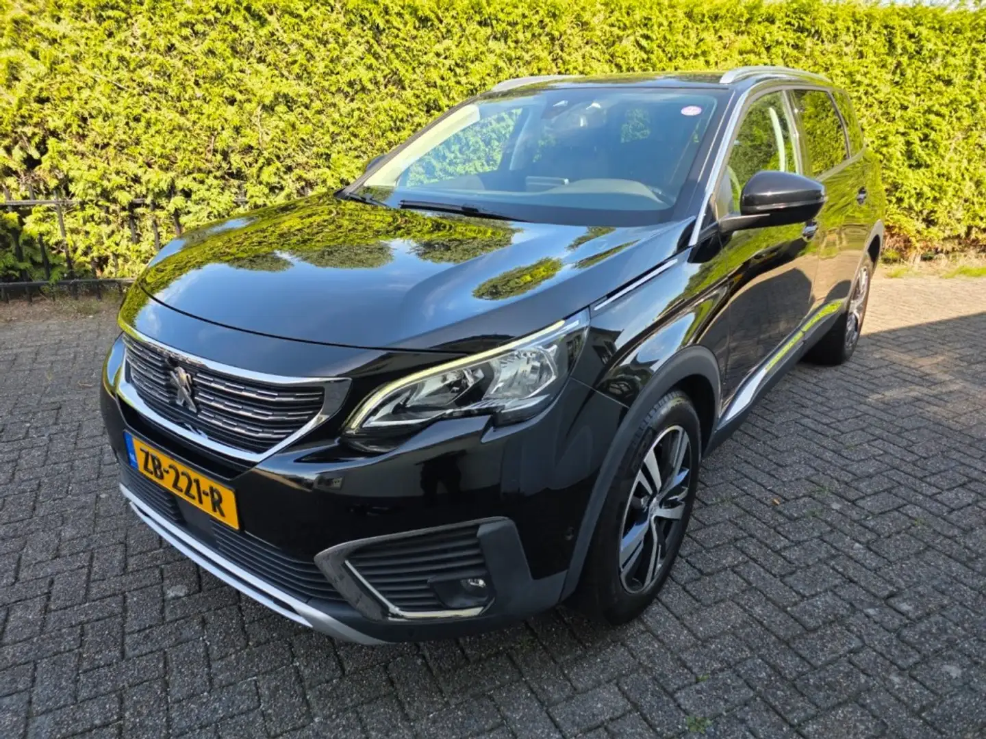 Peugeot 5008 1.2 Allure 7 persoons 360° Nieuwe MOTOR Noir - 1