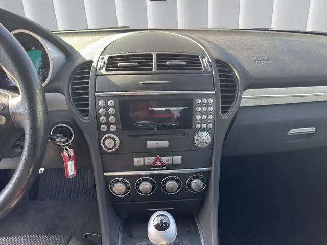 Mercedes-Benz SLK view 13