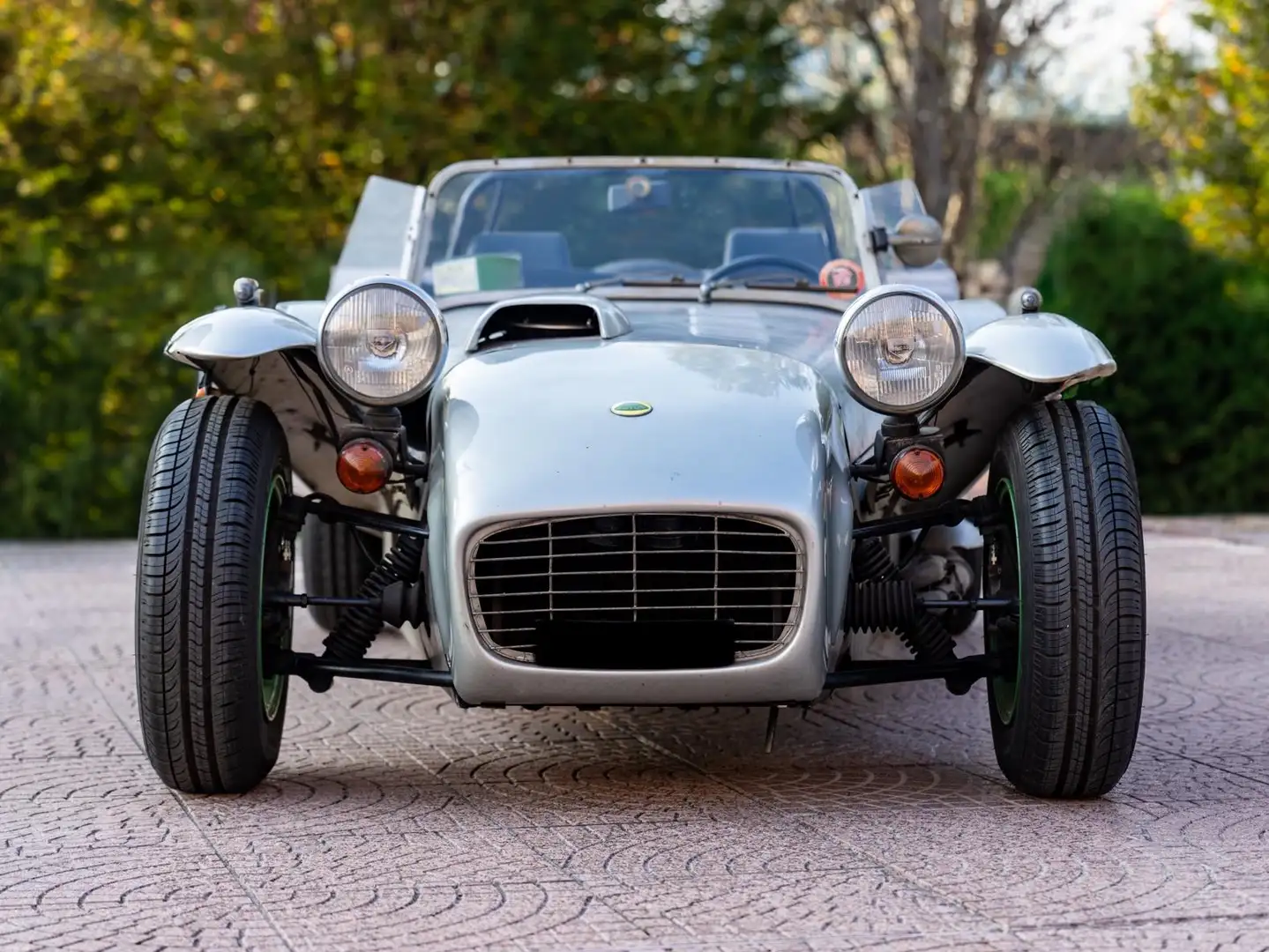 Lotus Super Seven Gümüş rengi - 2