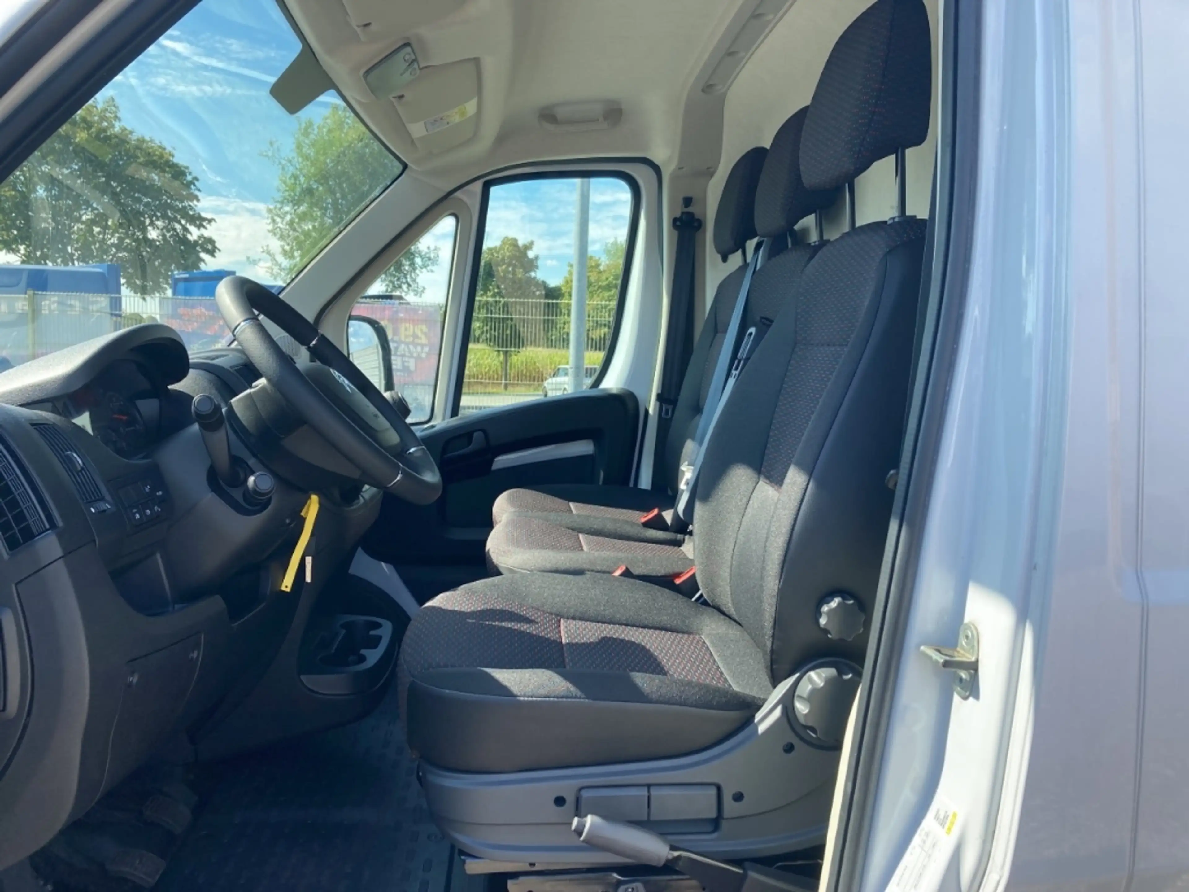 Citroen Jumper Grossraumkasten 35 L4H2 Navi Kamera PDC — photo 13
