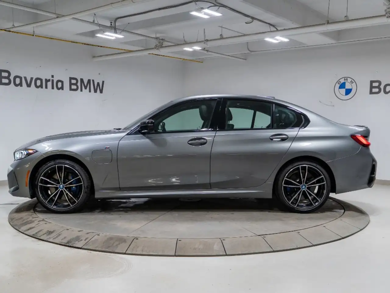 BMW 3 Series photo BMW 3 Series
