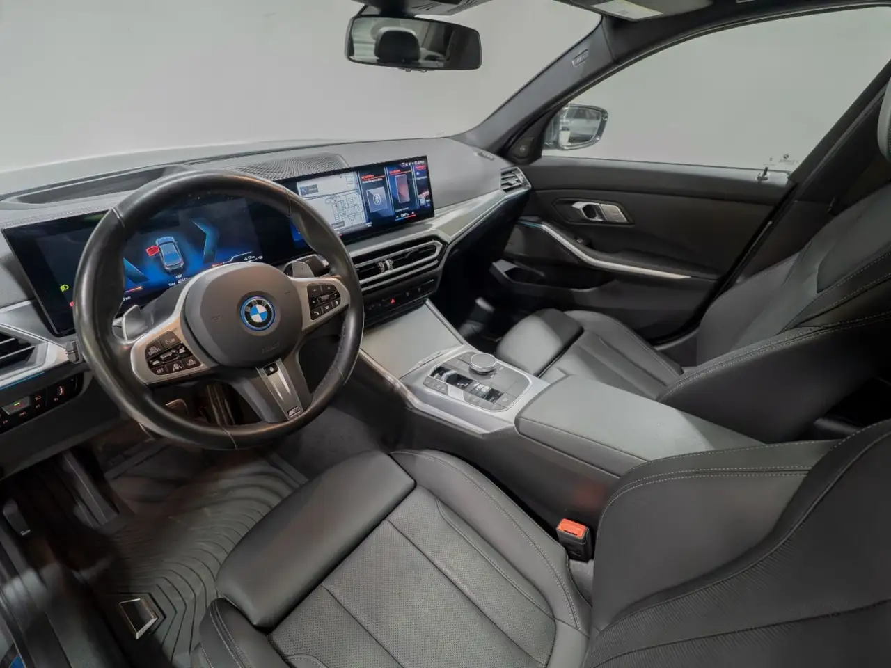 BMW 3 Series photo BMW 3 Series
