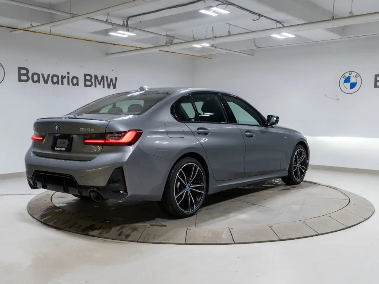BMW 3 Series photo BMW 3 Series