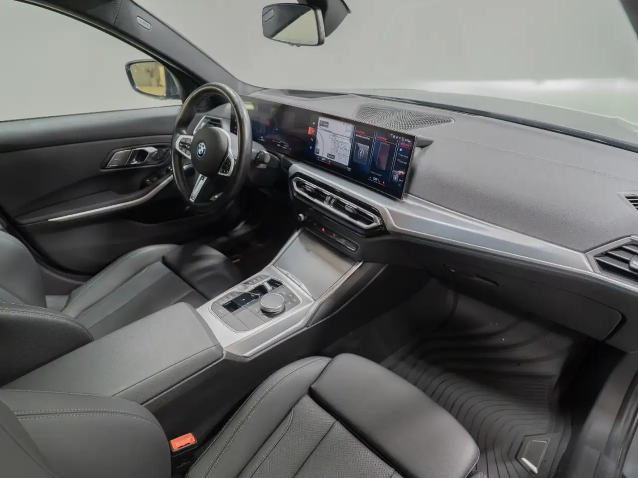 BMW 3 Series photo BMW 3 Series