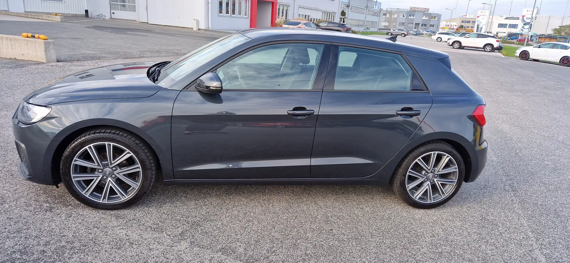 Audi A1 SB 25 TFSI Grau - 2