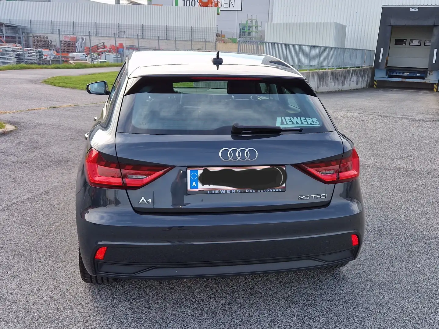 Audi A1 SB 25 TFSI Grau - 1