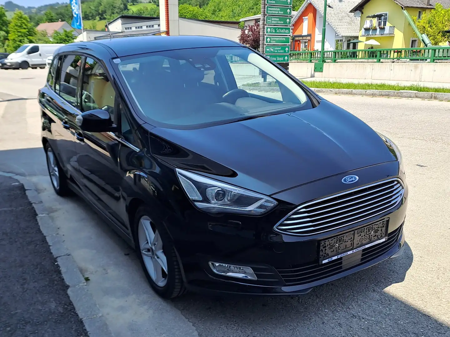 Ford Grand C-Max Titanium Schwarz - 1