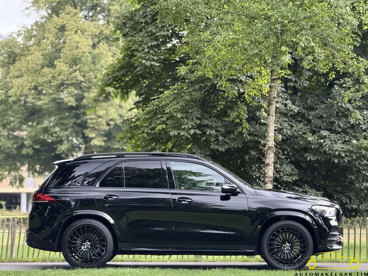 Mercedes-Benz GLE 350 e 4MATIC Premium Plus AMG / Night Pack Zwart - 2