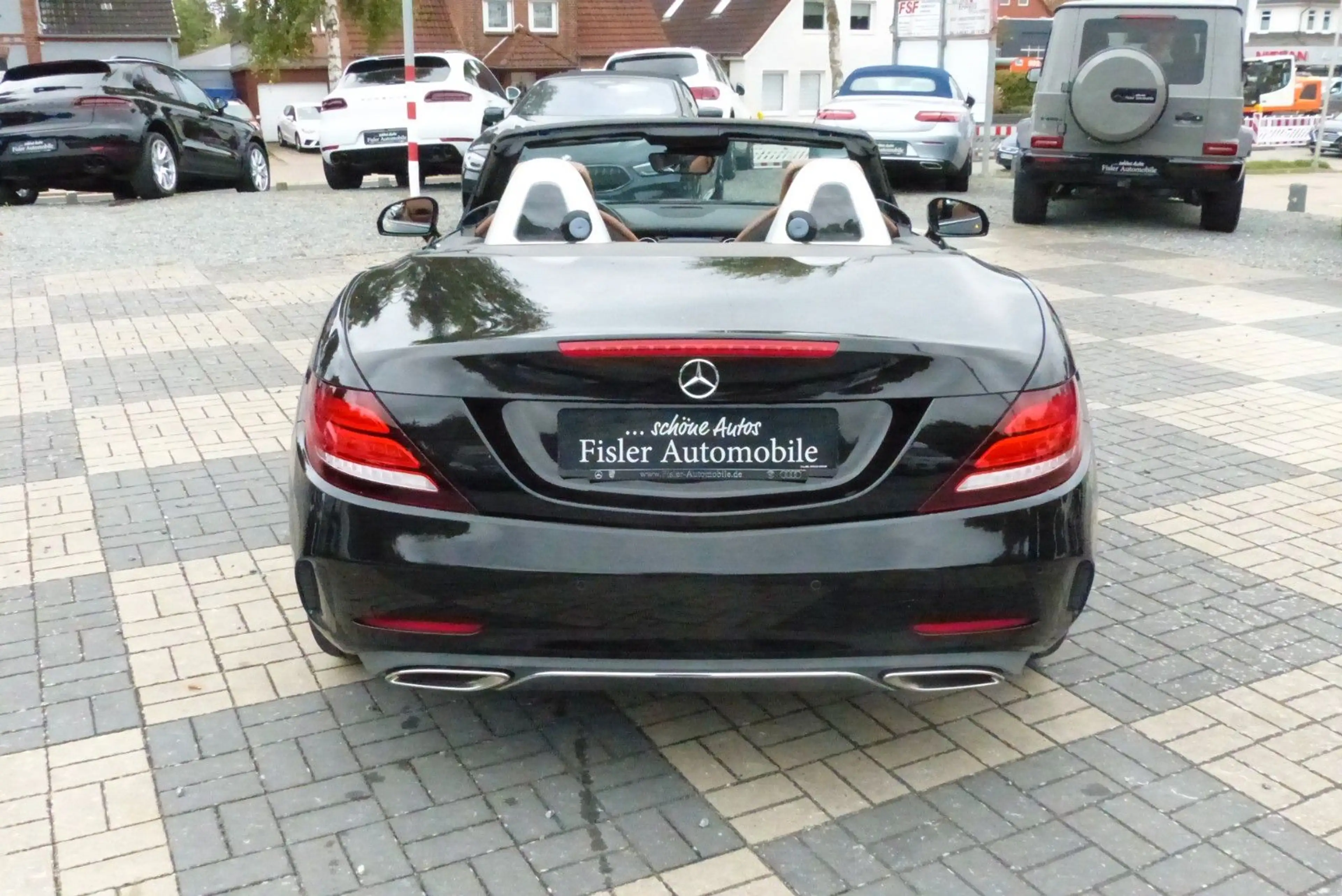 Mercedes-Benz SLC 200 AMG Sportpaket edle Farbkombination — photo 4
