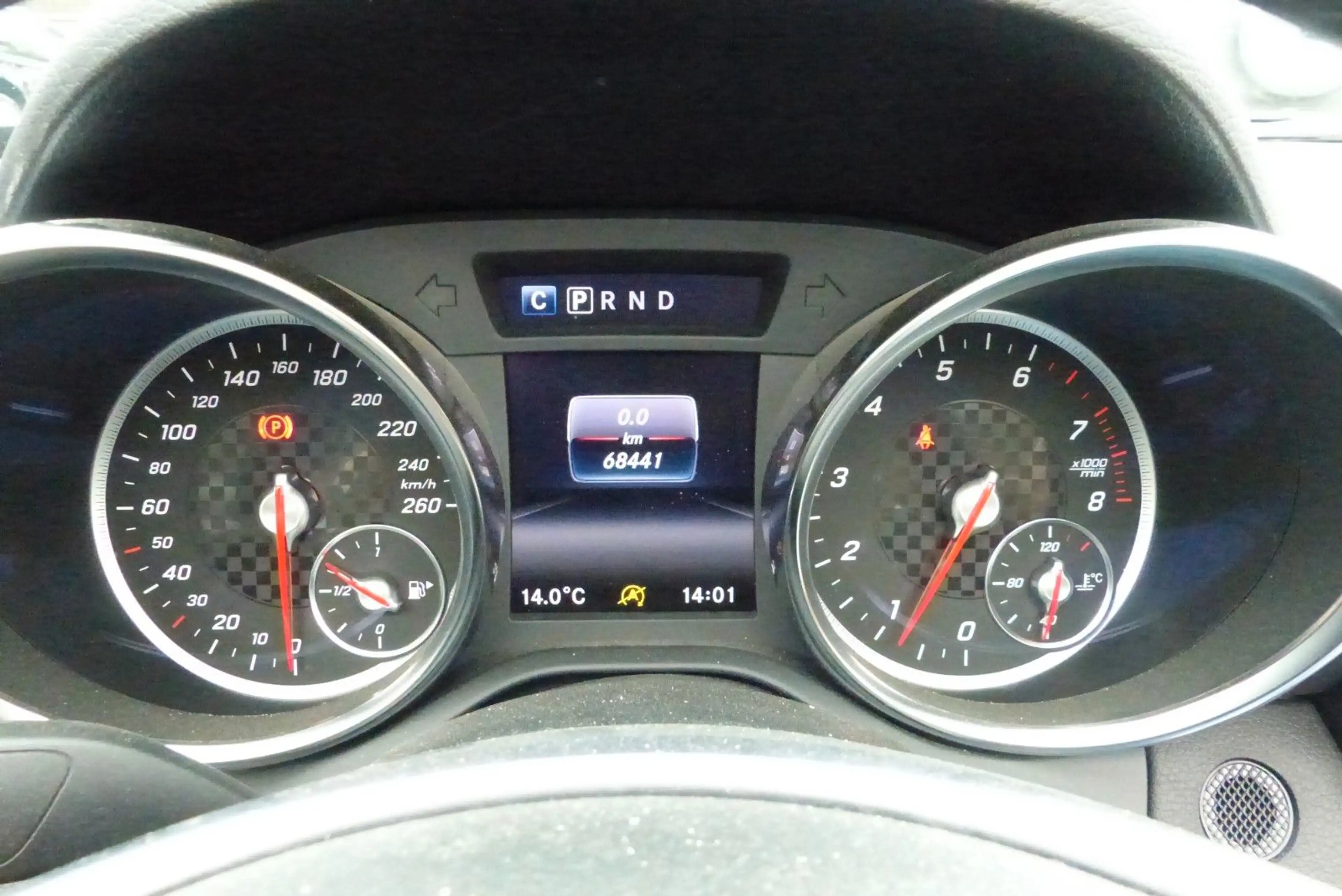 Mercedes-Benz SLC 200 AMG Sportpaket edle Farbkombination — photo 15