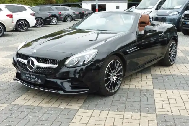 Mercedes-Benz SLC 200 AMG Sportpaket edle Farbkombination