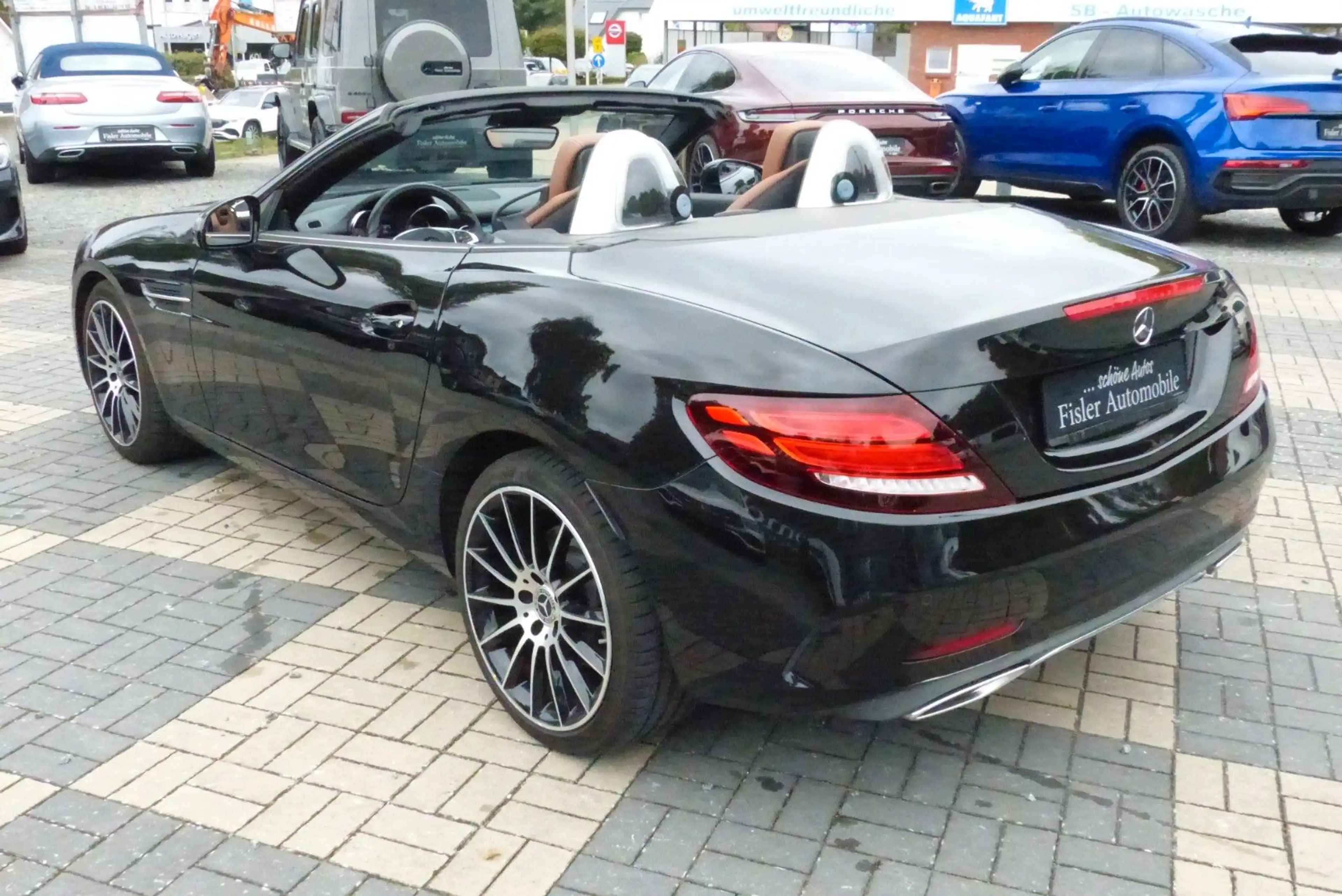 Mercedes-Benz SLC 200 AMG Sportpaket edle Farbkombination — photo 3