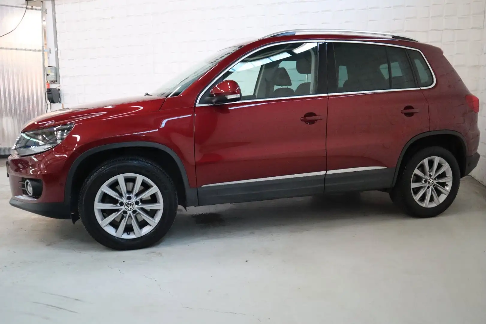 Volkswagen Tiguan Sport & Style 4Motion,DSG, 1 Hand Rot - 2