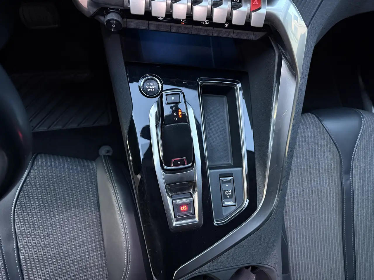 Peugeot 3008 1.5 bluehdi Allure Pack s&s 130cv eat8 17